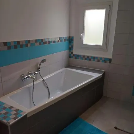 Grande Maison Au Calme بيت للعطل