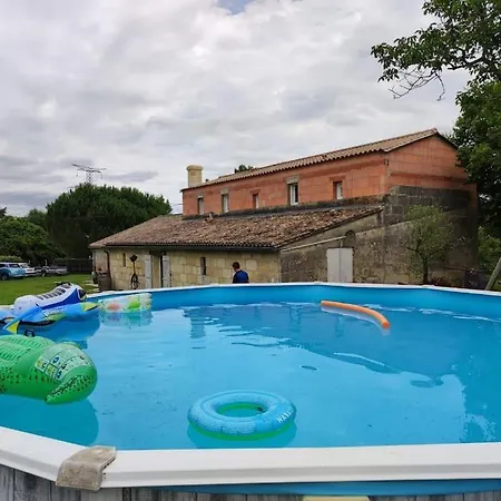 بيت للعطل Grande Maison Au Calme Saint-André-de-Cubzac