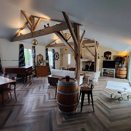 Grande Maison Au Calme بيت للعطل *