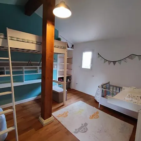 بيت للعطل Grande Maison Au Calme Saint-André-de-Cubzac